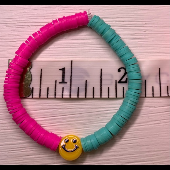 Clay flat bead bracelet handmade - Picture 3 of 3